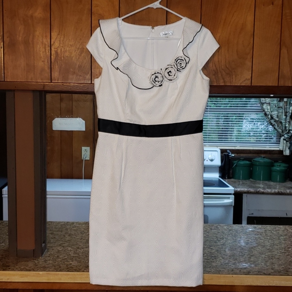 Women's  Dress.